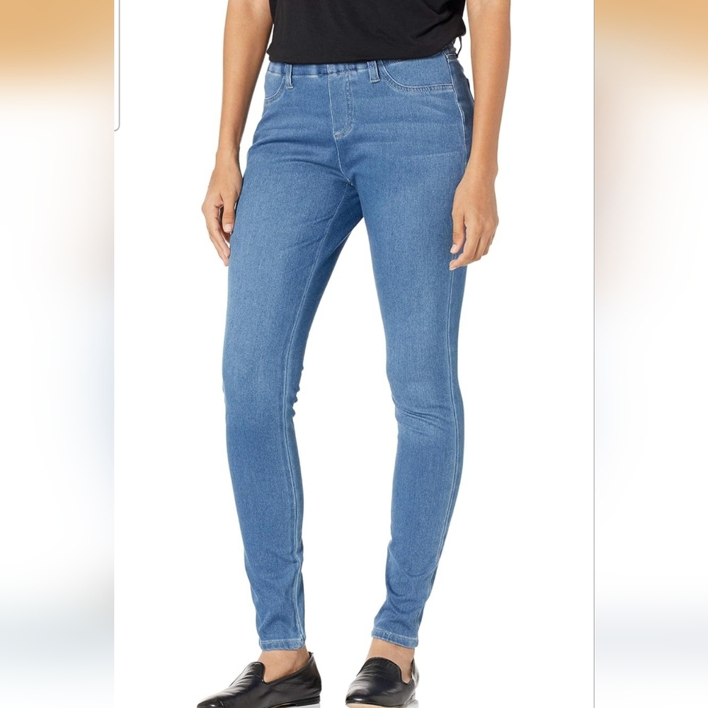 Amazon Essentials Women's Classic Blue Skinny Jeans